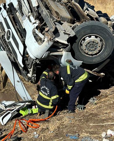 Gaziantep’te, şarampole devrilen beton mikserinin sürücüsü öldü