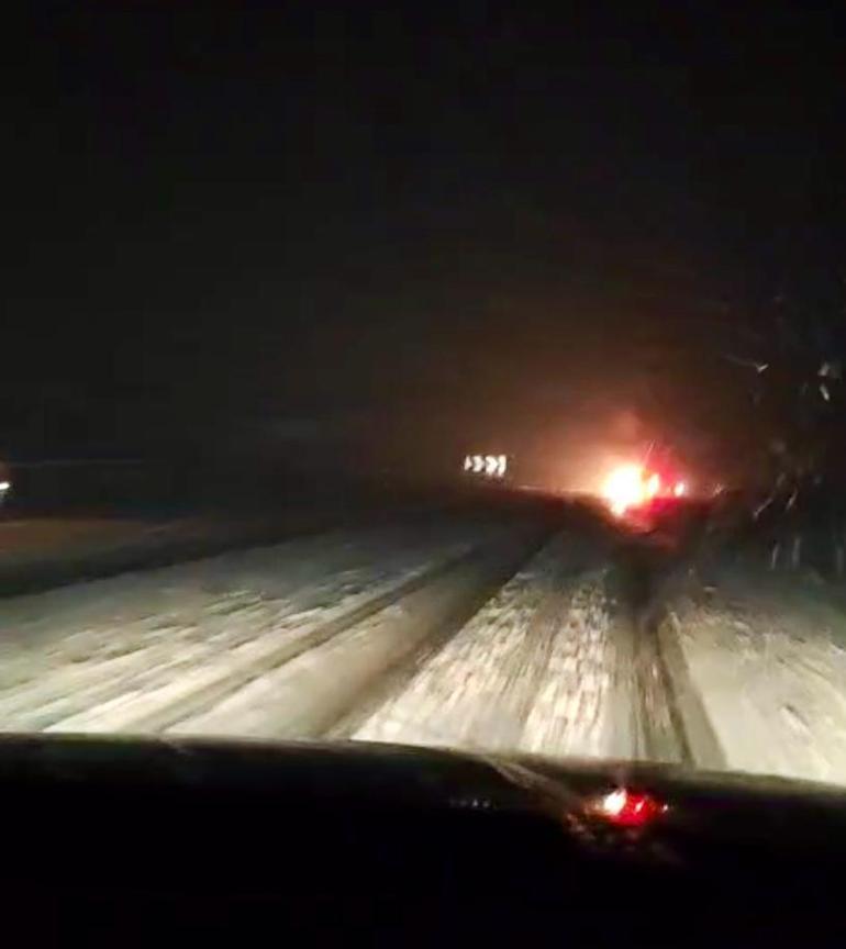 Kars beyaza büründü, Ağrı'da düşen yıldırımda bir çocuk yaralandı