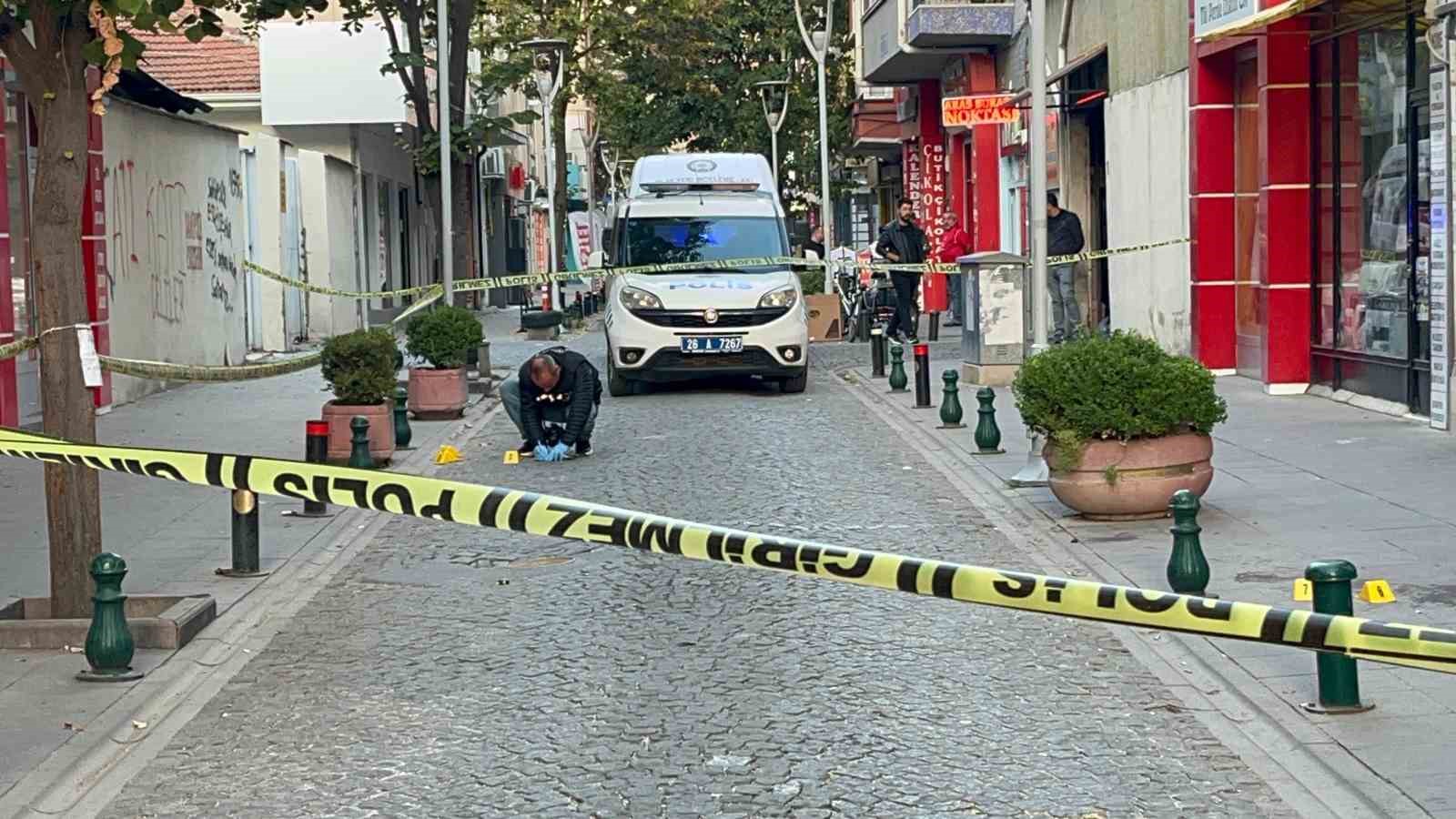 Pompalı tüfekle 1 kişiyi ağır yaralayan şüphelinin kaçtığı anlar kamerada