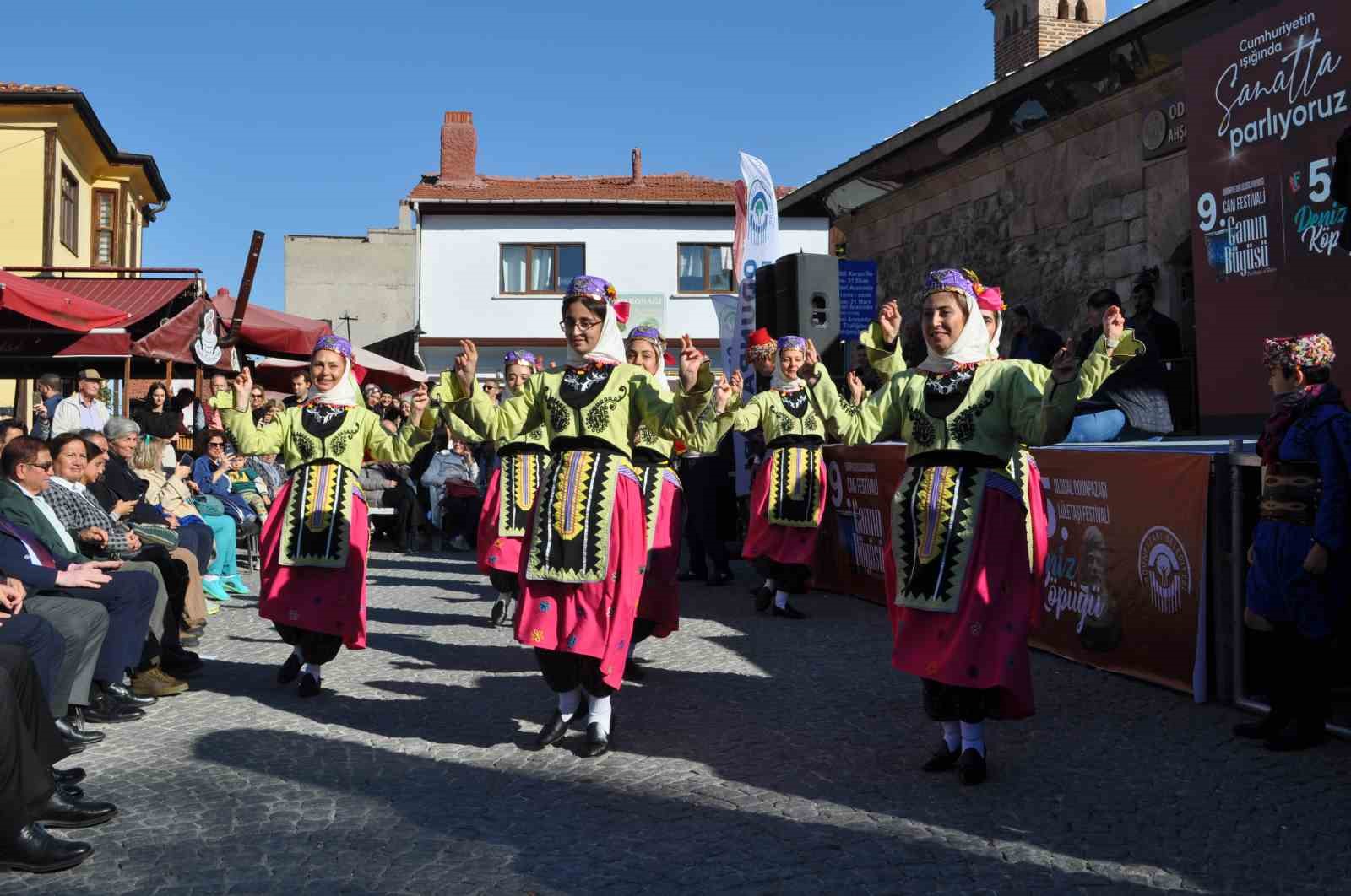 Odunpazarı’nda 2 önemli festivalin açılış programı yoğun katılımla gerçekleşti