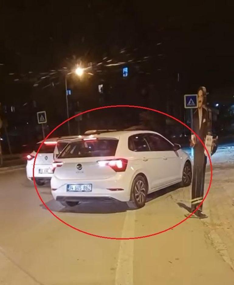 Trafiğe aldırış etmeden dakikalarca drift yaptı; o anlar kamerada