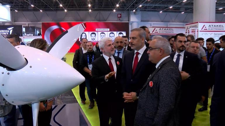 Bakanlar, SAHA EXPO'da TUSAŞ standını ziyaret etti