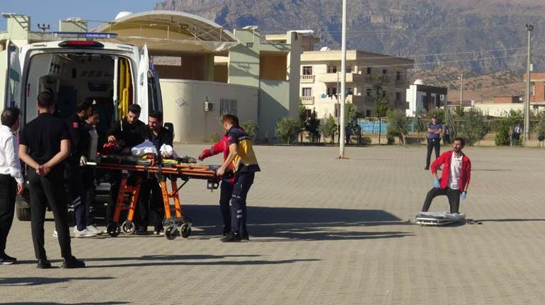 Bıçağın üzerine düşen Kerem bebek, ambulans helikopterle sevk edildi