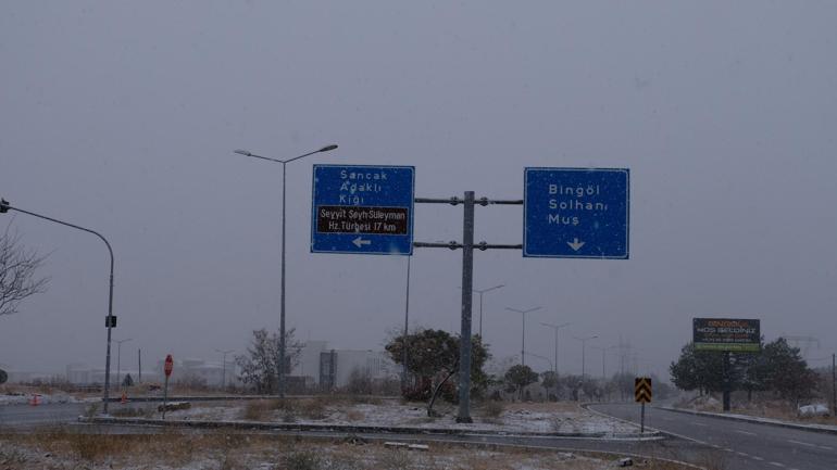 Bingöl'de 67 köy yolu ulaşıma kapandı; 2 ilçede eğitime kar engeli