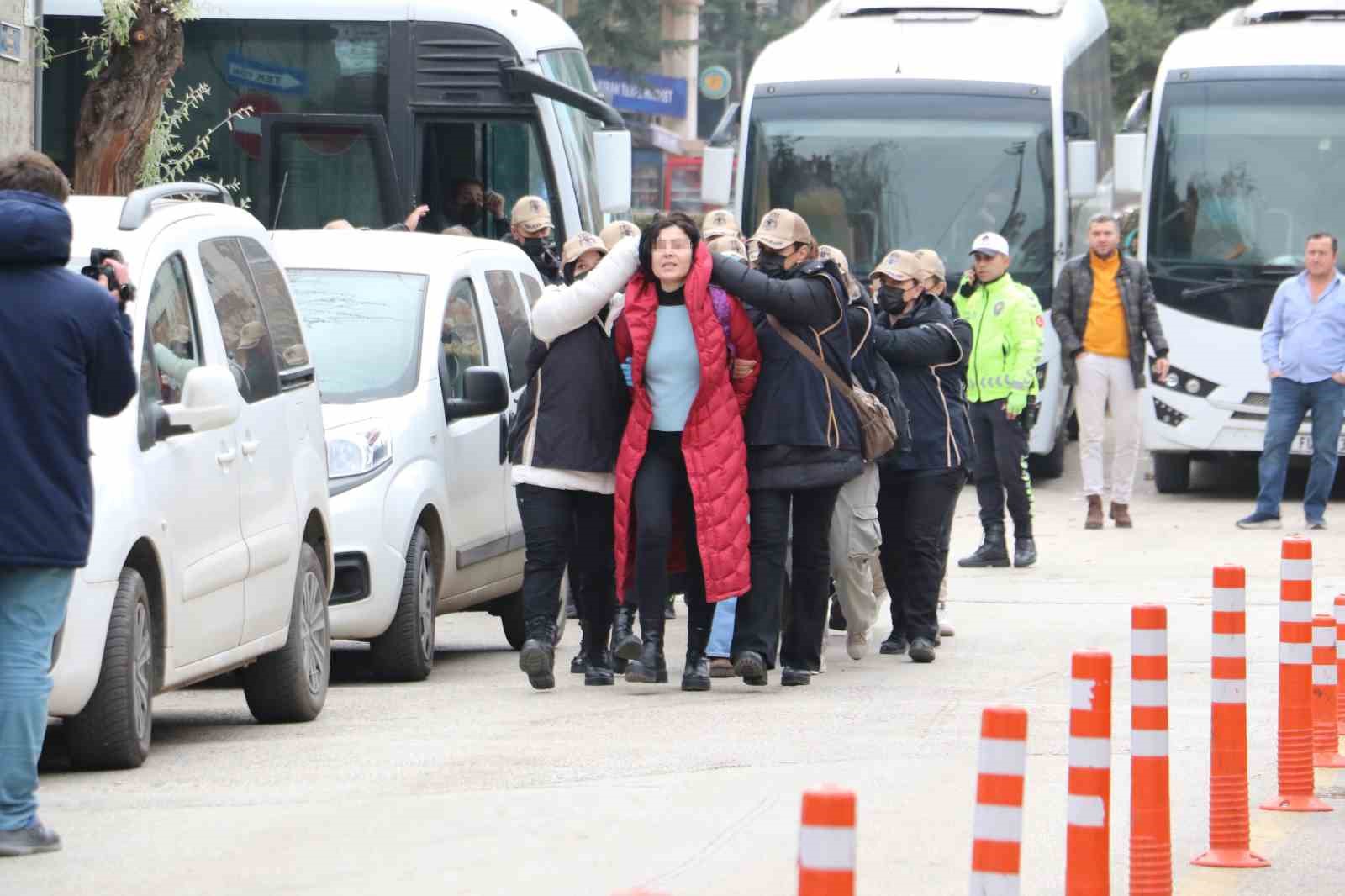 PKK/KCK silahlı terör örgütünün basın komitesinde bulunan şüpheliler adliyeye sevk edildi