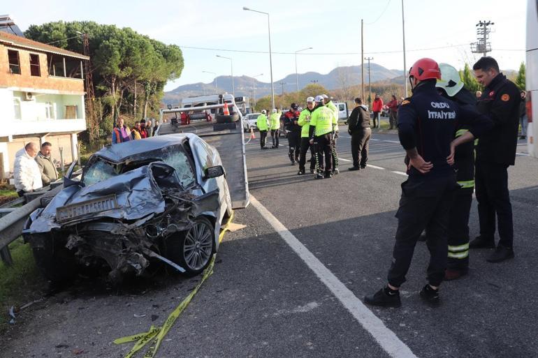 Ordu'da kamyona arkadan çarpan otomobildeki 3 kişi öldü; kaza kamerada