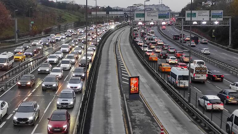 İstanbul'da haftanın ilk iş gününde trafik yoğunluğu