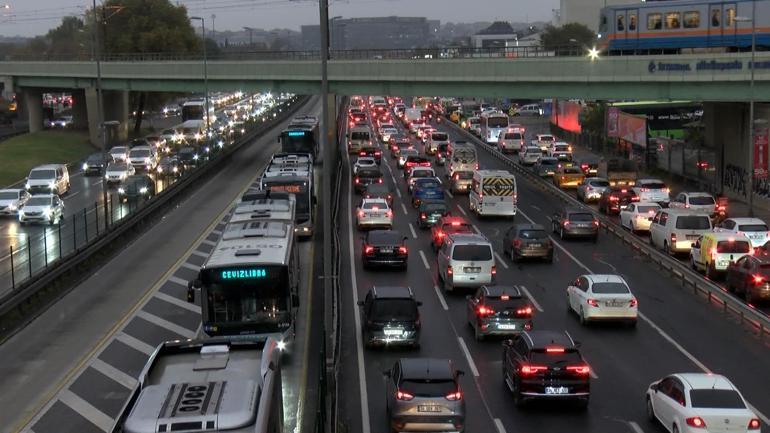 İstanbul'da trafik yoğunluğu yüzde 90'a ulaştı