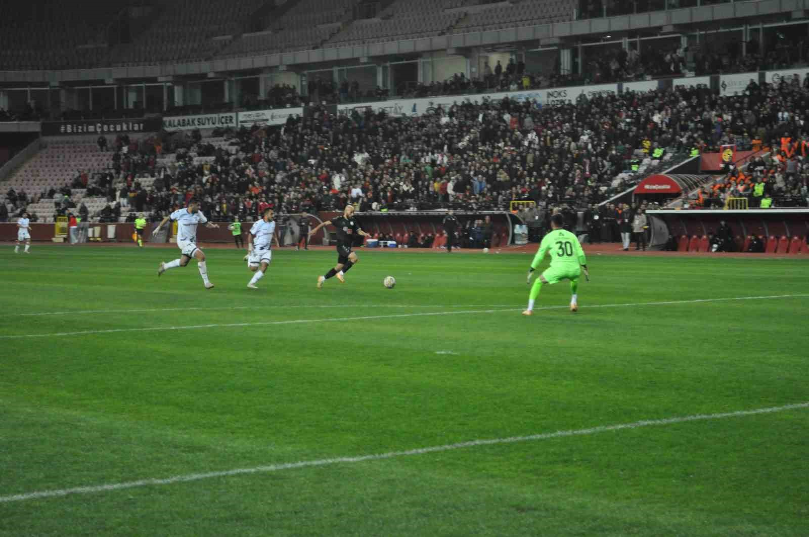 Eskişehirspor galibiyet serisini 4 golle sürdürdü