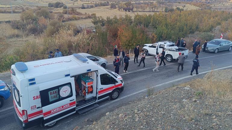 Adıyaman'da otomobil ile hafif ticari araç çarpıştı: 11 yaralı