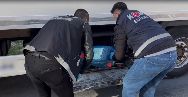 Edirne'de, park halindeki TIR'da 24 kilo kokain ele geçirildi