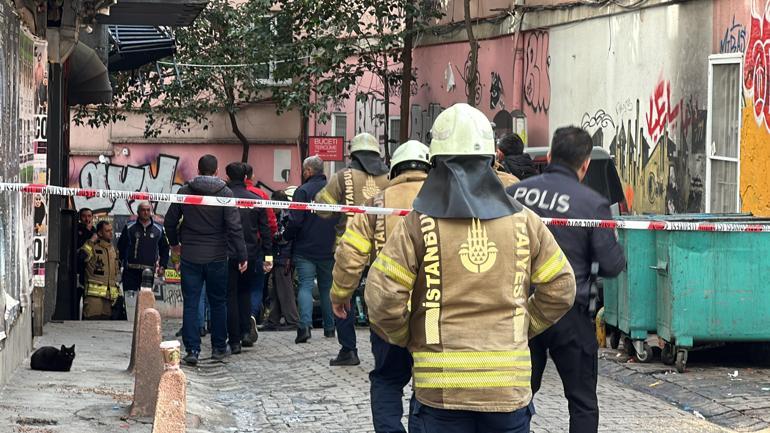 Beyoğlu'nda tamirini yaptığı asansörün altına kalan adam öldü