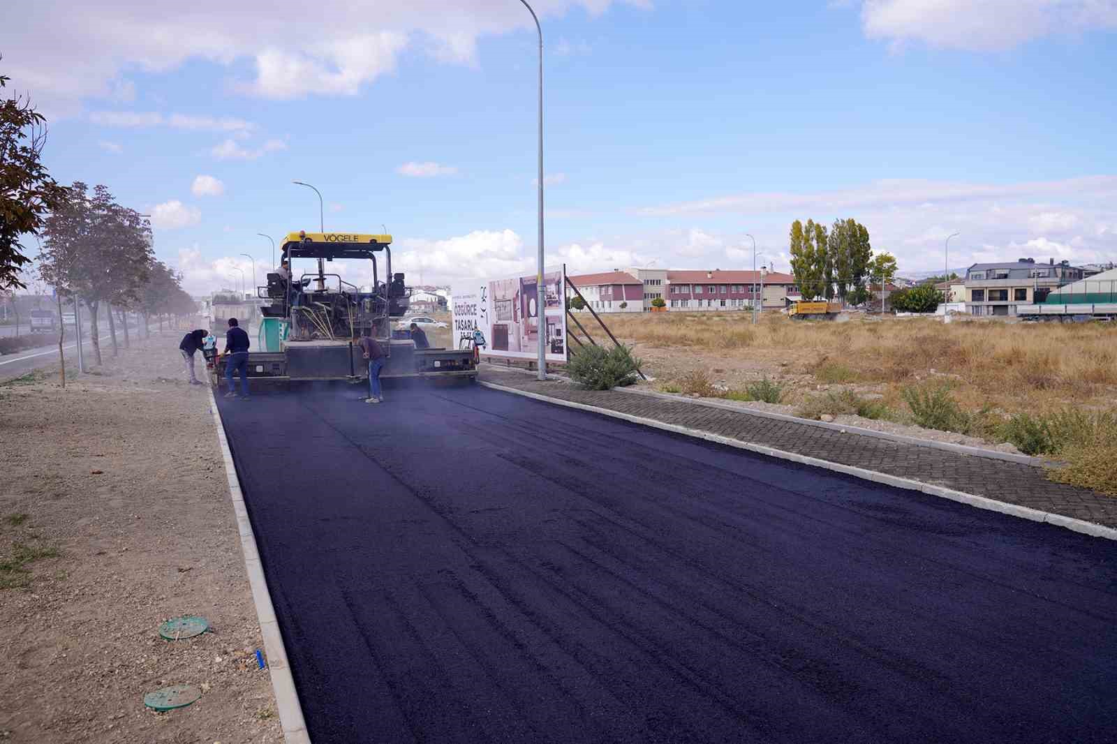 Tepebaşı’nda üstyapı çalışmaları sürüyor