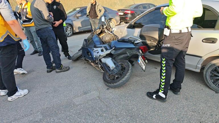 Bursa'da otomobille motosikletin çarpışması kamerada; 2 yaralı