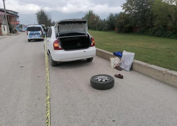 Otomobilin patlayan lastiğini değiştirirken bijon anahtarı fırladı: 1 ölü