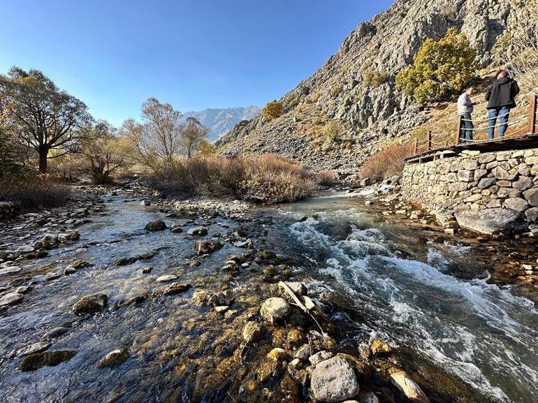 Tunceli'de yöre halkından 'koruma' statüsü düşürülen 'Munzur Gözeleri' için eylem