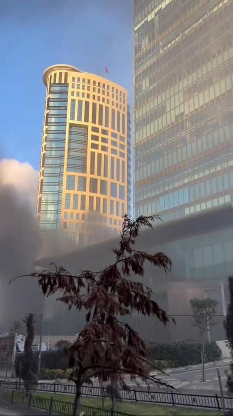 Levent'teki AVM'nin güvenlik kulübesinde yangın