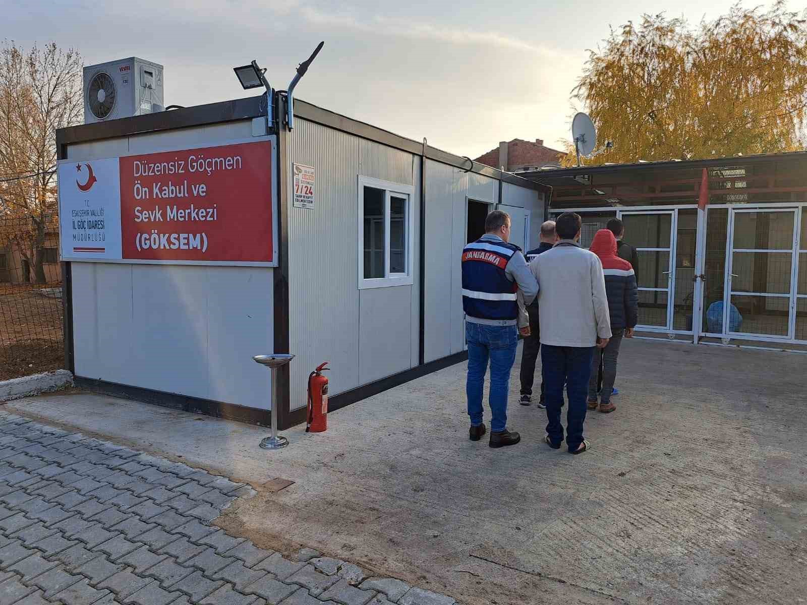 Eskişehir’de 44 düzensiz göçmen hakkında 1 milyon 4 bin 696 TL ceza yazıldı