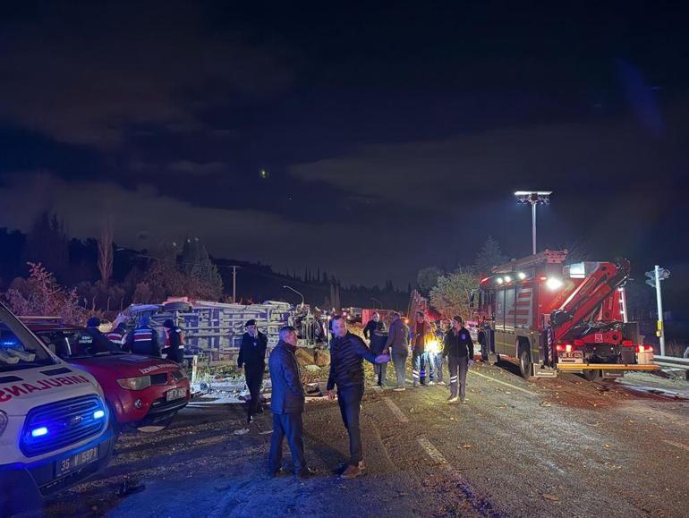 İzmir'de 6 araç zincirleme kazaya karıştı: 2 ölü, 7 yaralı