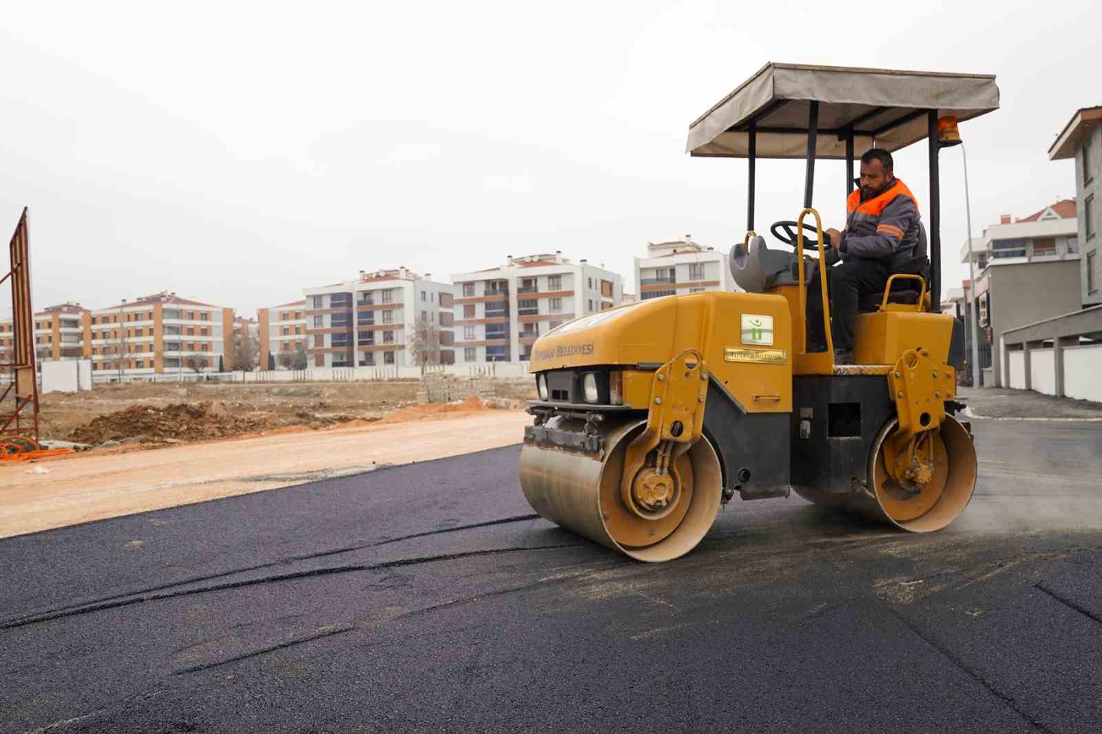 Tepebaşı’nda üstyapı çalışmaları sürüyor