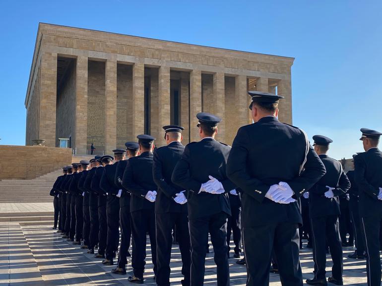 Emniyet teşkilatı üyeleri, Anıtkabir'i ziyaret etti