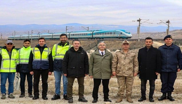 Jandarma 227 personelle 137 kilometrelik Yüksek Hızlı Tren hattını kontrol etti