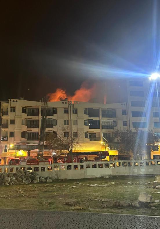 Sivas’ta dershane çatısında yangın; dershane sahibi matematik öğretmeni ölü bulundu