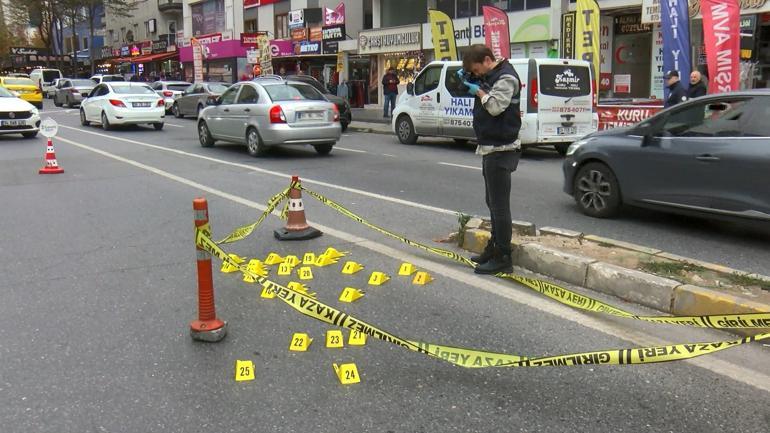 Beylikdüzü'nde motosikletli saldırganlar kuyumcuya ateş açtı; o anlar kamerada