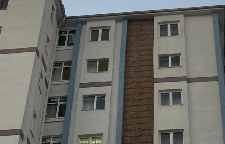 Kayseri'de 9'uncu kattan düşen İpek'in cenazesi, toprağa verildi