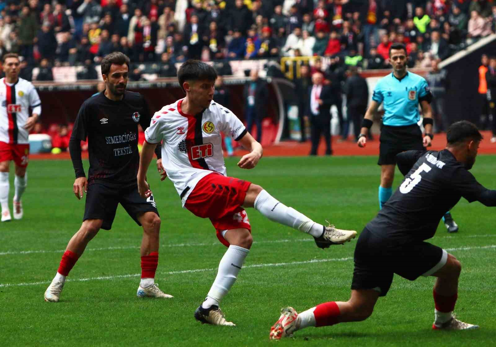 Eskişehirspor, Keçiborlu Belediyespor’u farklı geçti