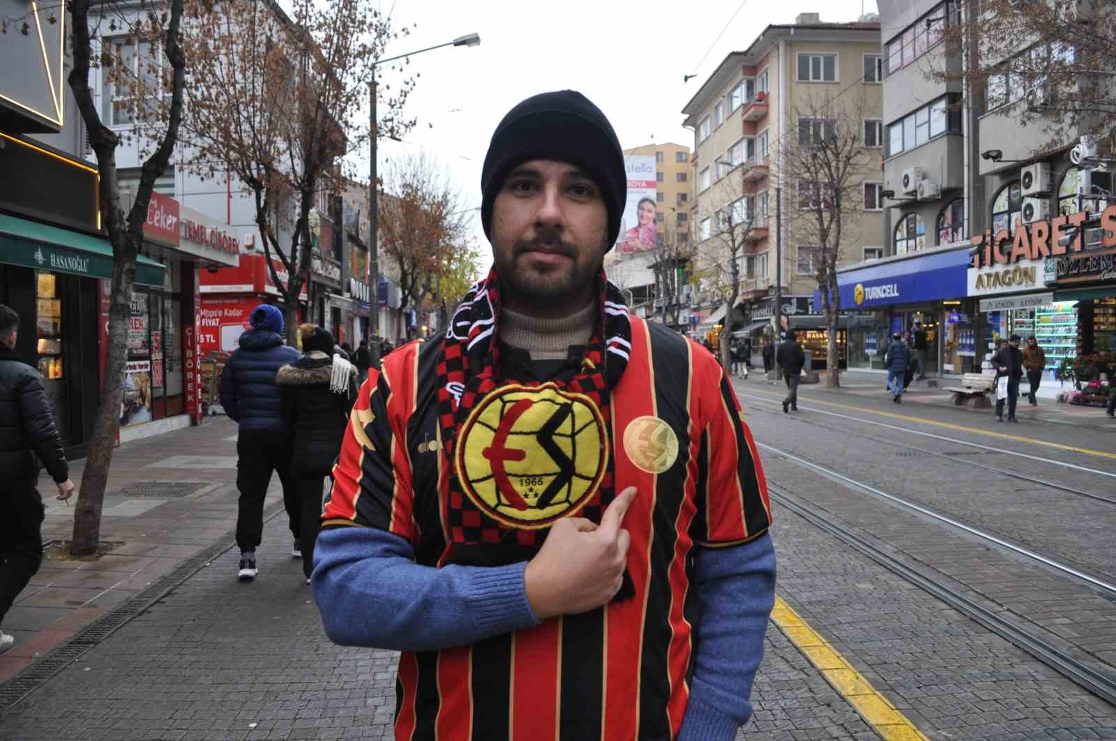 Eskişehirspor’un kritik maçını izlemek için İzmir’den geldi