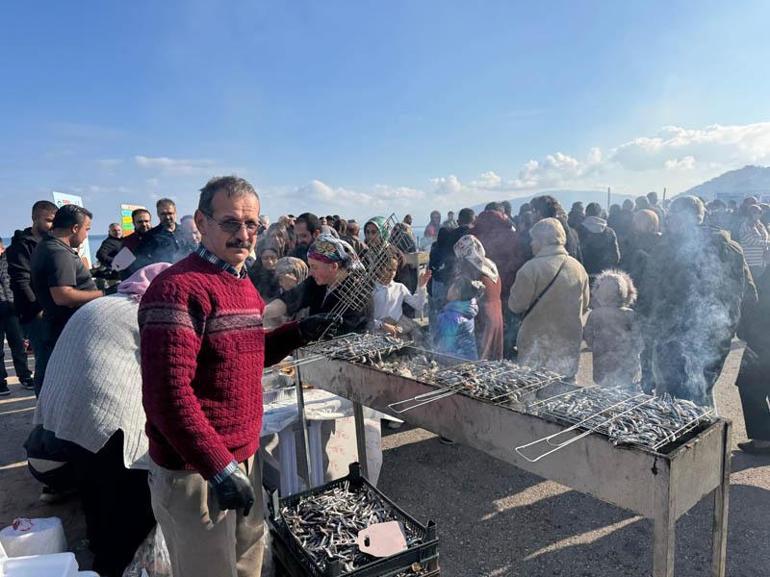 Festivalde 10 ton ton hamsi ikram edildi