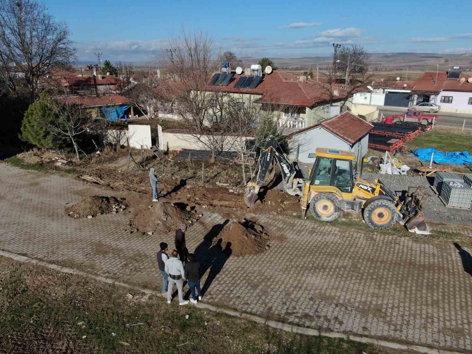 İnönü’de kilitli parke taşı çalışmalarına devam ediliyor