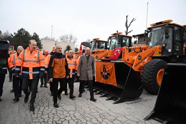 Bakan Uraloğlu: Bu kış sezonu için 628 makine ve ekipmanı Karayollarımıza kazandırdık