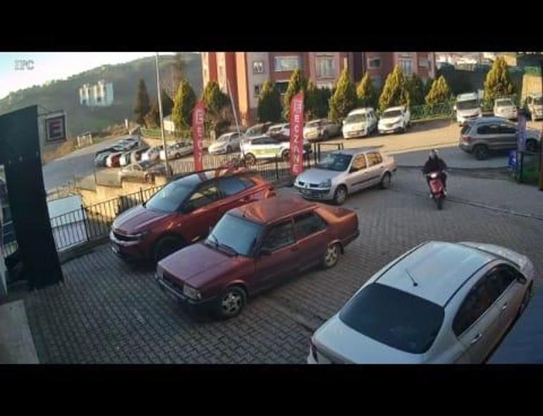 Trafikten men edilen motosikletini vermek istemeyen eczacı polisle tartıştı