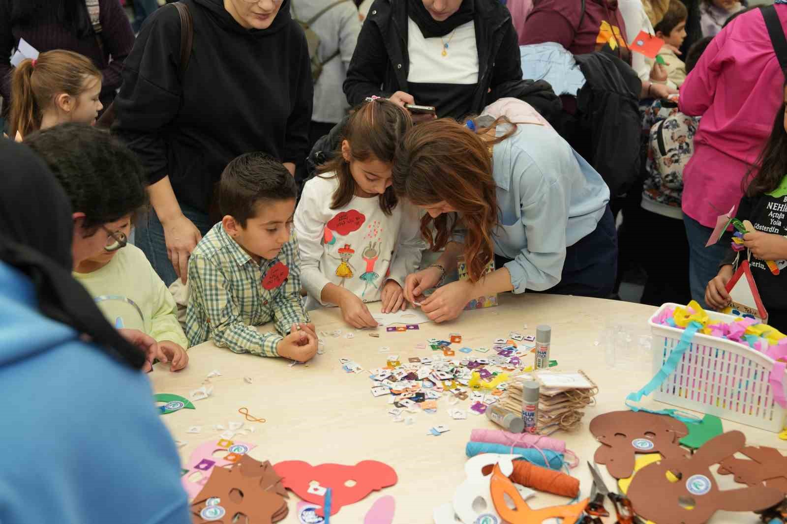 On binlerce çocuk Büyükşehir Belediyesi’nin etkinliklerinde buluştu