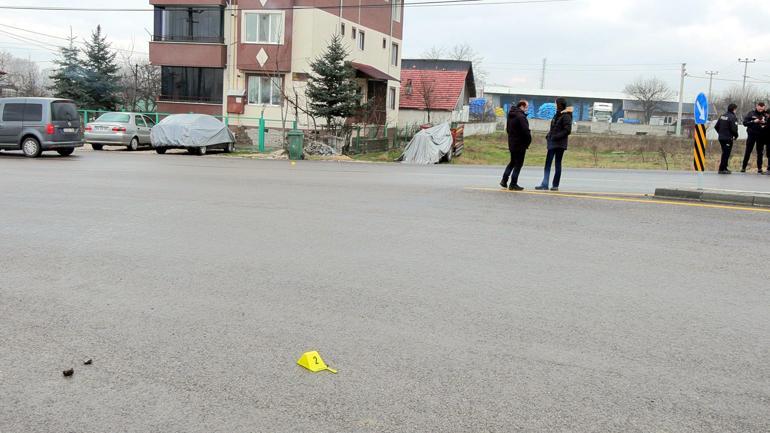 Ev sahibi, tabancayla kovalayıp kiracısını vurdu