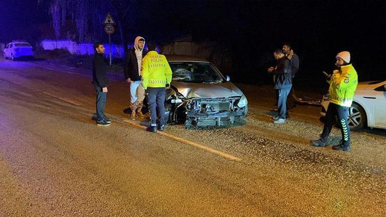 Bursa'da, refüje çarpan otomobil karşı şeride geçti: 2 yaralı