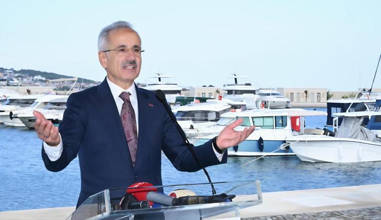 Bakan Uraloğlu: Mersin Limanı'nın kapasitesi 3,6 milyon TEU'ya ulaşacak