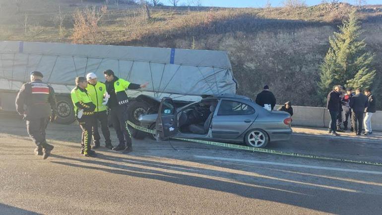 Tokat'ta otomobil, TIR'a çarptı; 1 ölü, 3 yaralı