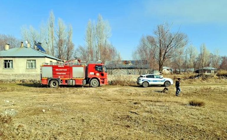 Van'da sazlıktaki yangın, 2 saatte söndürüldü