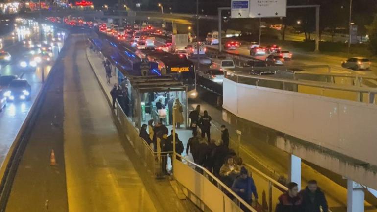 Metrobüste rastgele ateş eden şüpheli gözaltına alındı