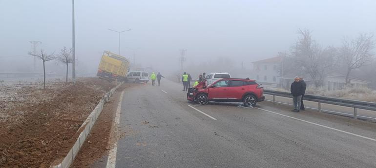 Elazığ’da 7 araç zincirleme kazaya karıştı: 1'i ağır, 4 yaralı