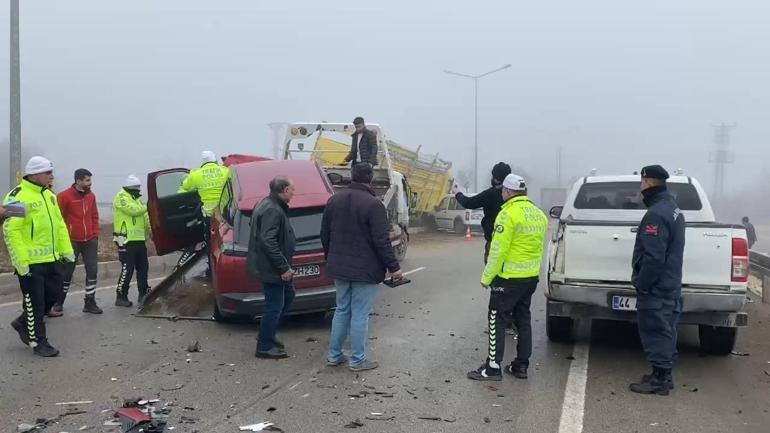 Elazığ’da 7 araç zincirleme kazaya karıştı: 1'i ağır, 4 yaralı