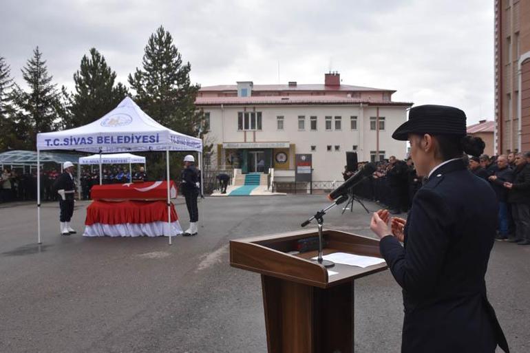 Akciğerine pıhtı atması sonucu hayatını kaybeden polis memuru için tören