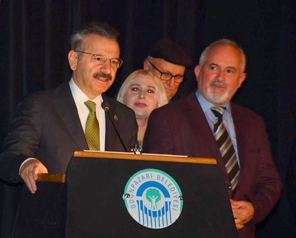 Sanatçı İsmail Gül’ün bestelerinin yer aldığı konser yoğun ilgi gördü