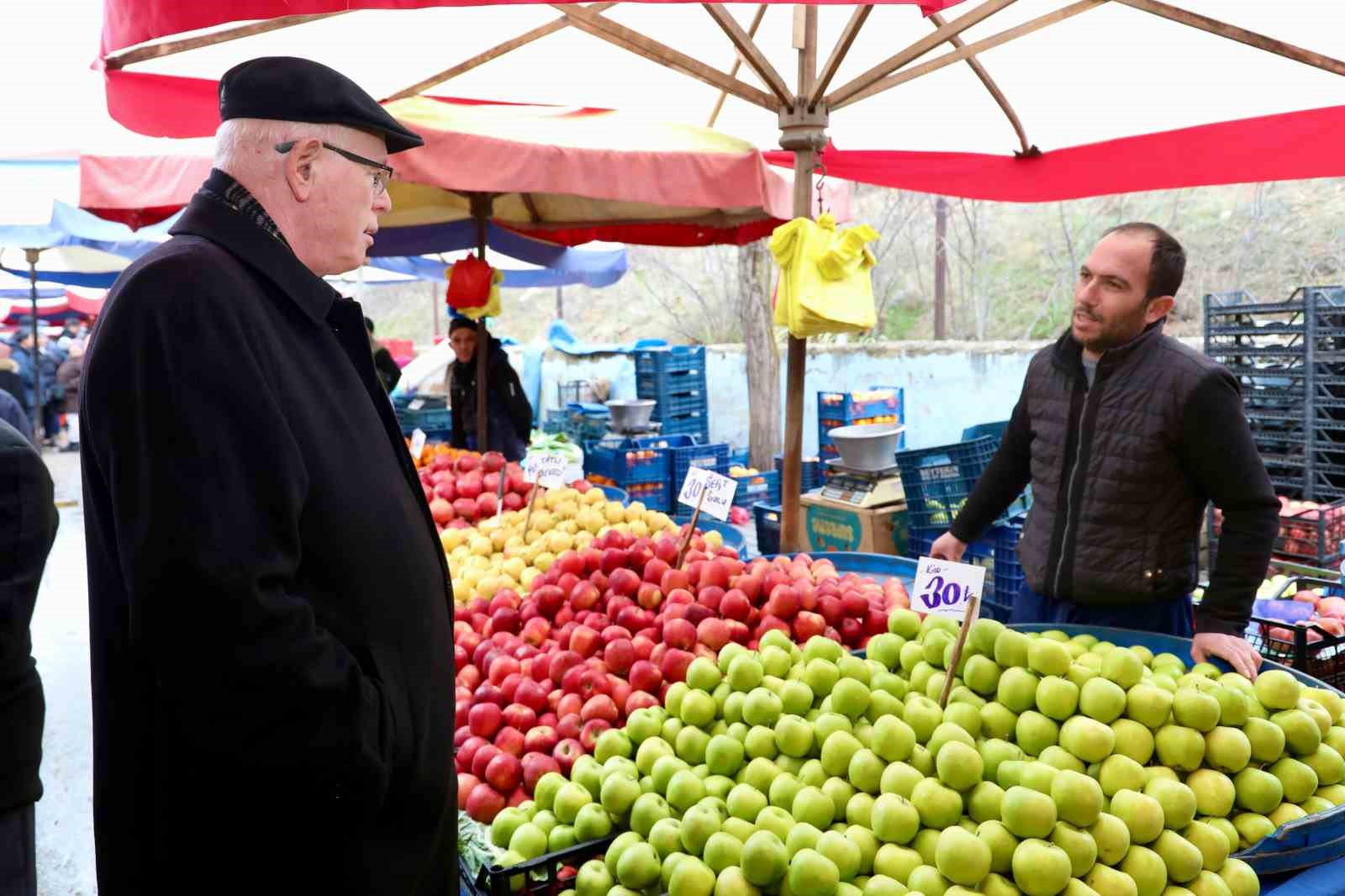 Başkan Kurt Yenikent Pazaryeri’ni ziyaret etti