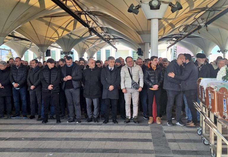 Hareket halindeki otomobilden düşüp ölen İpek, son yolculuğuna uğurlandı