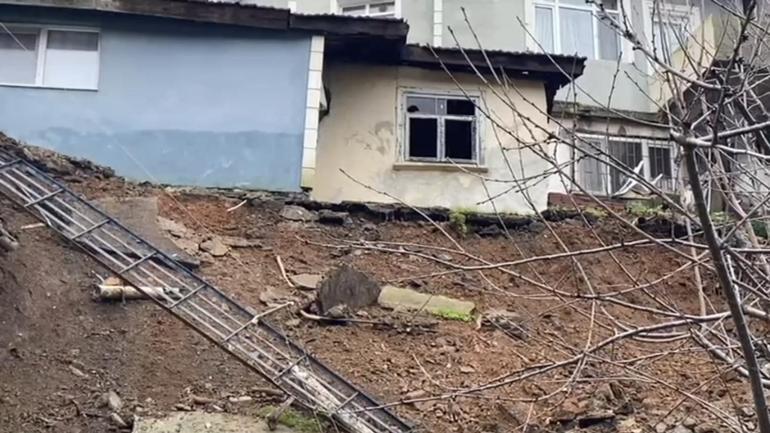 Beykoz'da istinat duvarı çöktü