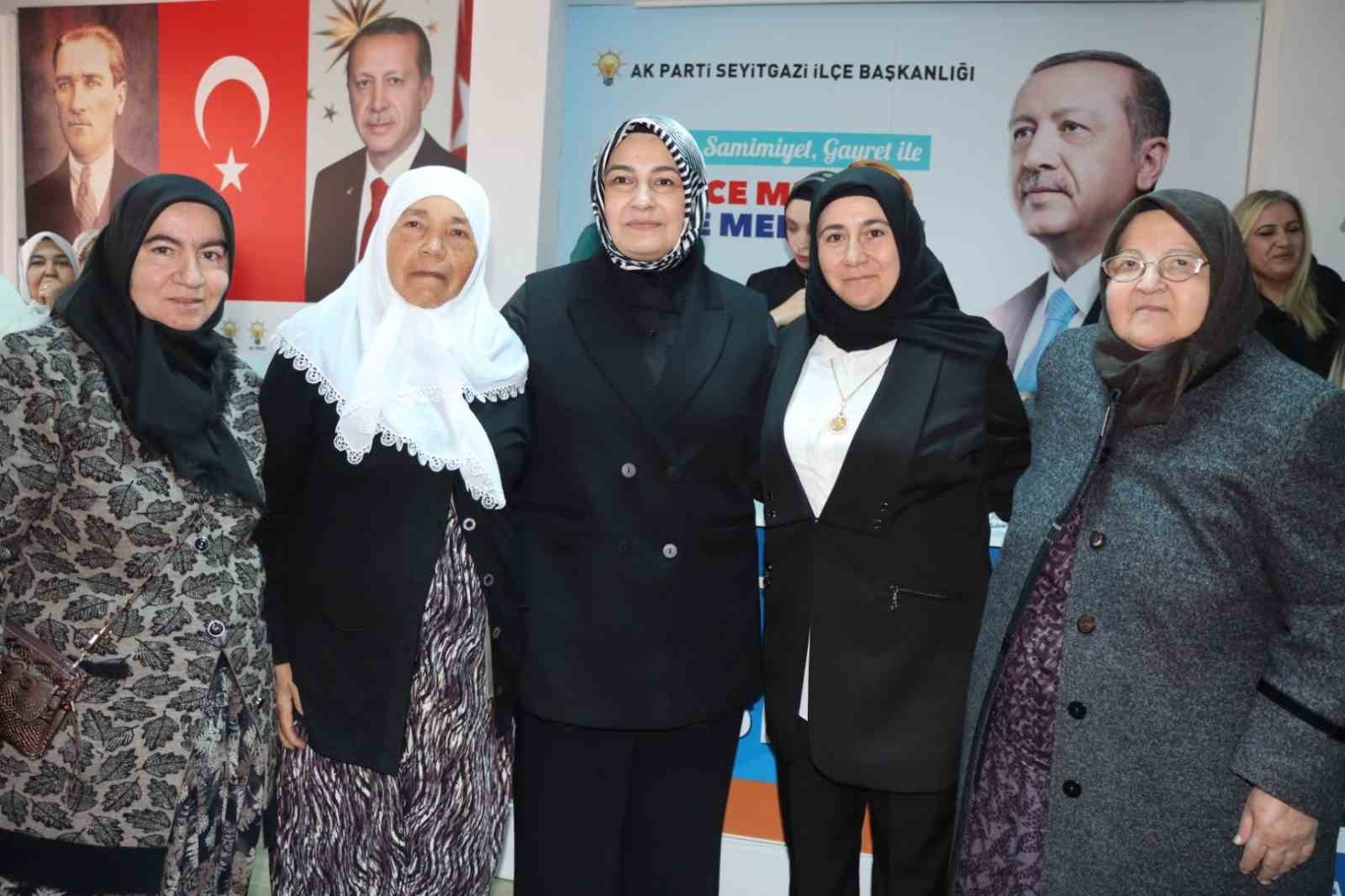 AK Parti Seyitgazi Kadın Kolları’nda devir teslim töreni